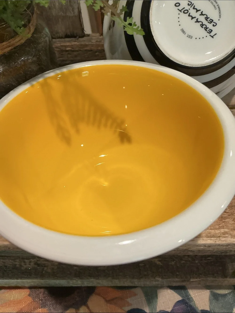 EUC - Set of 2 Bee Inspired Small Bowls